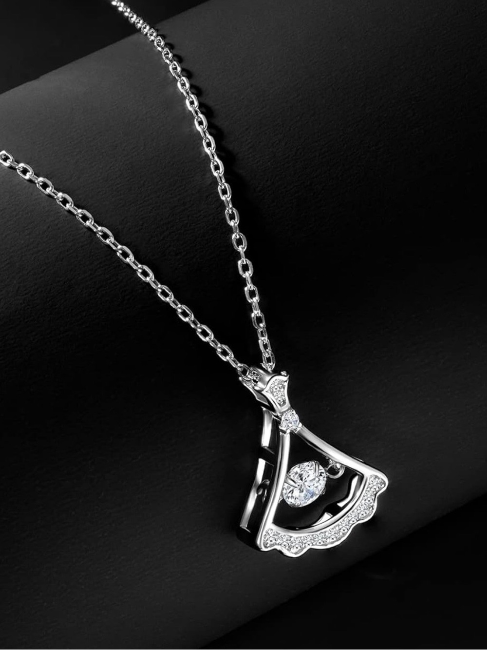 925 Sterling Silver Pendent Necklace Cubic Zirconia 16 inch length on chain